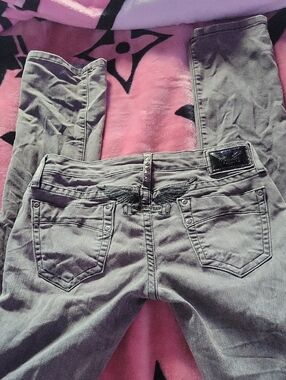 Robins Jean In Grey With Design On Back + Lowrise!